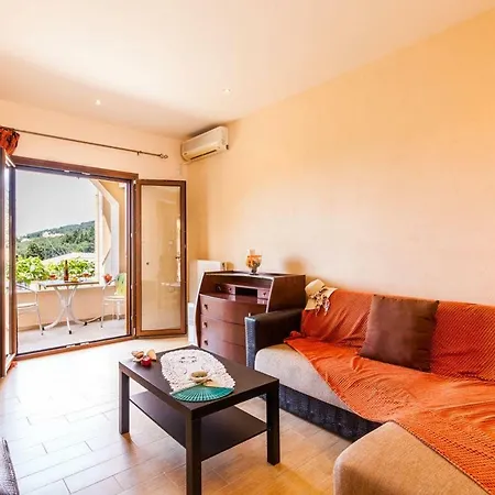 Loukia's 4 Appartement *
