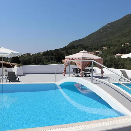 Loukia's 4 * Paramonas (Corfu)